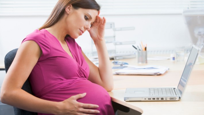 Estrés materno durante el embarazo altera desarrollo cerebral del bebé